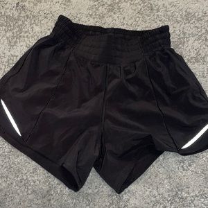Lululemon hotty hot short 4”